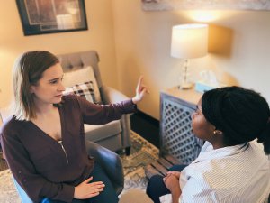 Therapist preforms EMDR in a clinical session. EMDR helps clients reprocess past memories to reduce their emotional response. Learn more about EMDR in New Jersey today