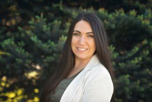 Jessica Pizzo, LCSW PMH-C, a licensed clinical social worker and perinatal mental health certified therapist at Brave Minds Psychological Services, helping children, teens, adults, and moms with various struggles in Scotch Plains, Westfield, and surrounding NJ areas, including postpartum depression..