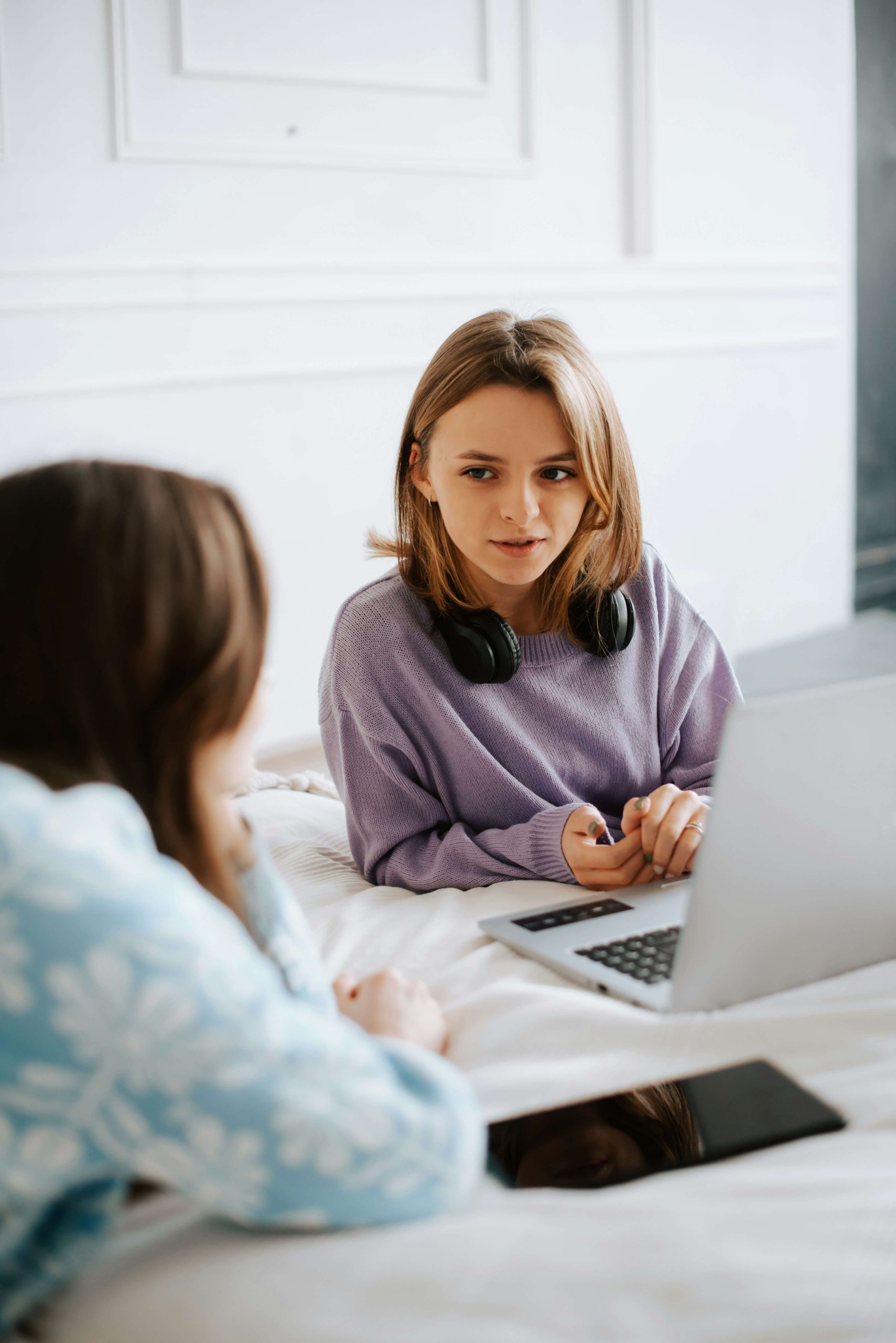 A teenager opens up during an online therapy session in Branchburg, NJ. Serving Scotch Plains, Somerville, and surrounding New Jersey communities with online therapy for teens struggling with anxiety and depression.